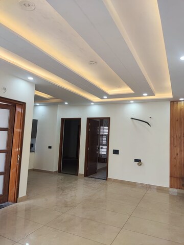 Room in 5 BHK Independent House at Sector 125 – for Sale