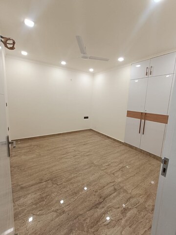 Room in 4 BHK Builder Floor at BP Homes, Sector 85 – for Sale