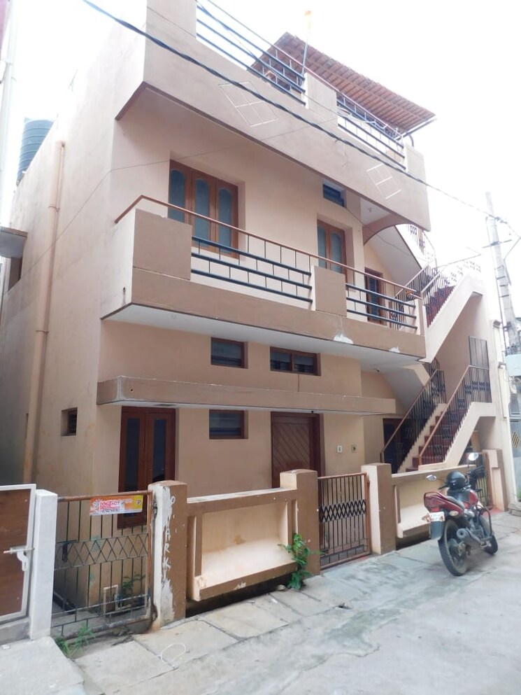 Exterior View, banashankari 3rd stage 5 Bedroom 1800 Sq.Ft. Independent House In Banashankari 3rd Stage Bangalore 7508823