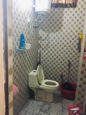 Bathroom in Studio Apartment at Lajpat Nagar – for Rent