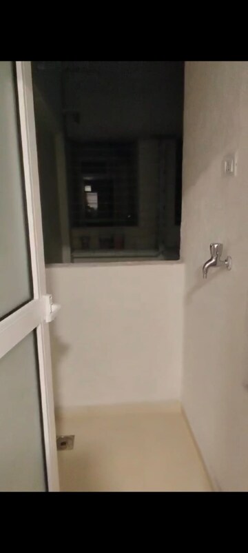 Bathroom in 1.5 BHK Apartment at Lodha Amara, Kolshet Road – for Sale