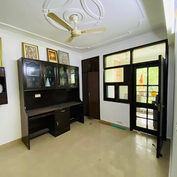 Room in 3 BHK Apartment at Sector 3 Dwarka – for Sale