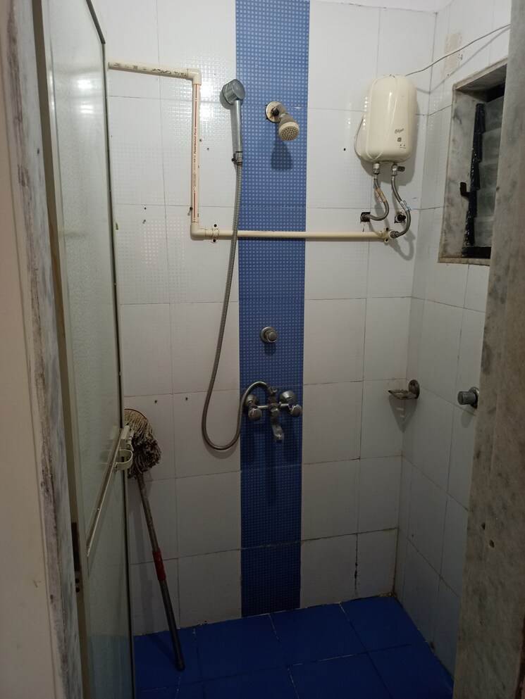 Bathroom, mahalaxmi-chs-parel 1 Bedroom 320 Sq.Ft. Apartment In Parel Mumbai 7509202