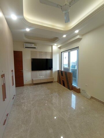 Room in 3 BHK Builder Floor at East Patel Nagar – for Sale
