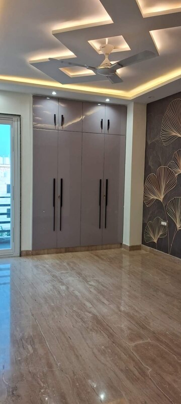 Room in 3 BHK Apartment at Pareena Micasa, Sector 68 – for Sale