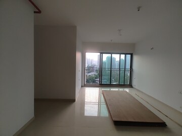 Room in 2 BHK Apartment at Kalpataru The Sunrise, Kolshet Road – for Sale