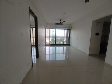Room in 2 BHK Apartment at Kalpataru The Sunrise, Kolshet Road – for Sale