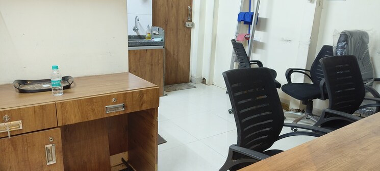 Team Area, laxmi-plaza-andheri Commercial Office Space 790 Sq.Ft. In Andheri West Mumbai 7509612