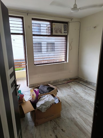 Parking in 5 BHK Independent House at Ansal Plaza Sector-23, Sector 23 – for Sale