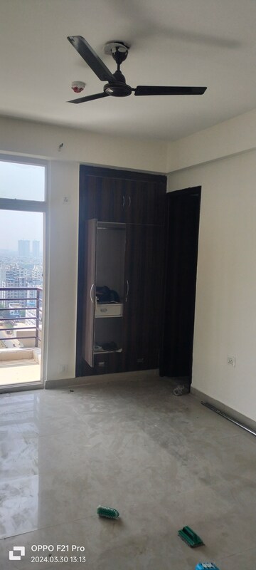 Room in 3 BHK Apartment at Sarvottam KSN Square, Vasundhara Sector 4 – for Sale