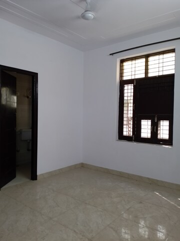 Room in 2.5 BHK Builder Floor at Sainik Colony – for Sale
