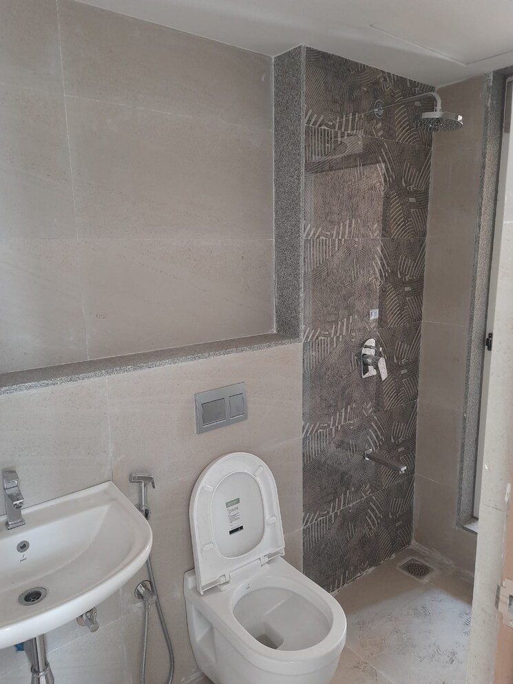 Bathroom, lodha-upper-thane-treetops-a-to-f-and-c1-c2 1 Bedroom 415 Sq.Ft. Apartment In Anjur Thane 7510045