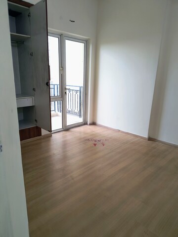 Room in 3 BHK Apartment at Moti Nagar – for Sale