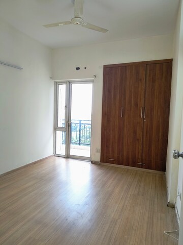 Room in 3 BHK Apartment at Moti Nagar – for Sale