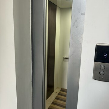 Building Lobby in 3 BHK Builder Floor at North Mullanpur – for Sale