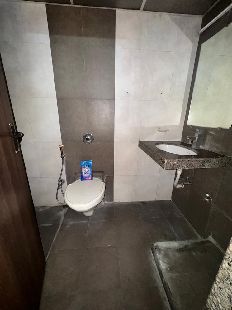 Bathroom, konark-kinara 2 Bedroom 1000 Sq.Ft. Apartment In Kalyani Nagar Pune 7510221