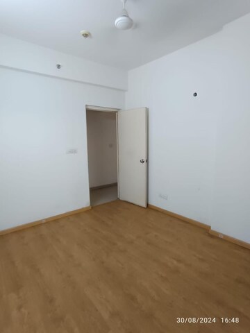 Room in 3 BHK Apartment at Moti Nagar – for Sale