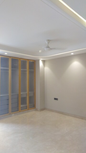 Room in 3 BHK Builder Floor at Anand Vihar – for Sale