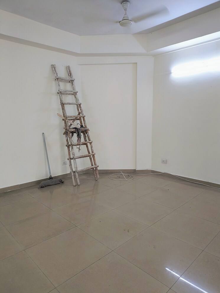 Room, moti nagar 3 Bedroom 1620 Sq.Ft. Apartment In Moti Nagar Delhi 7510305