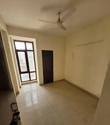 Room in 3 BHK Apartment at Vip Road – for Sale