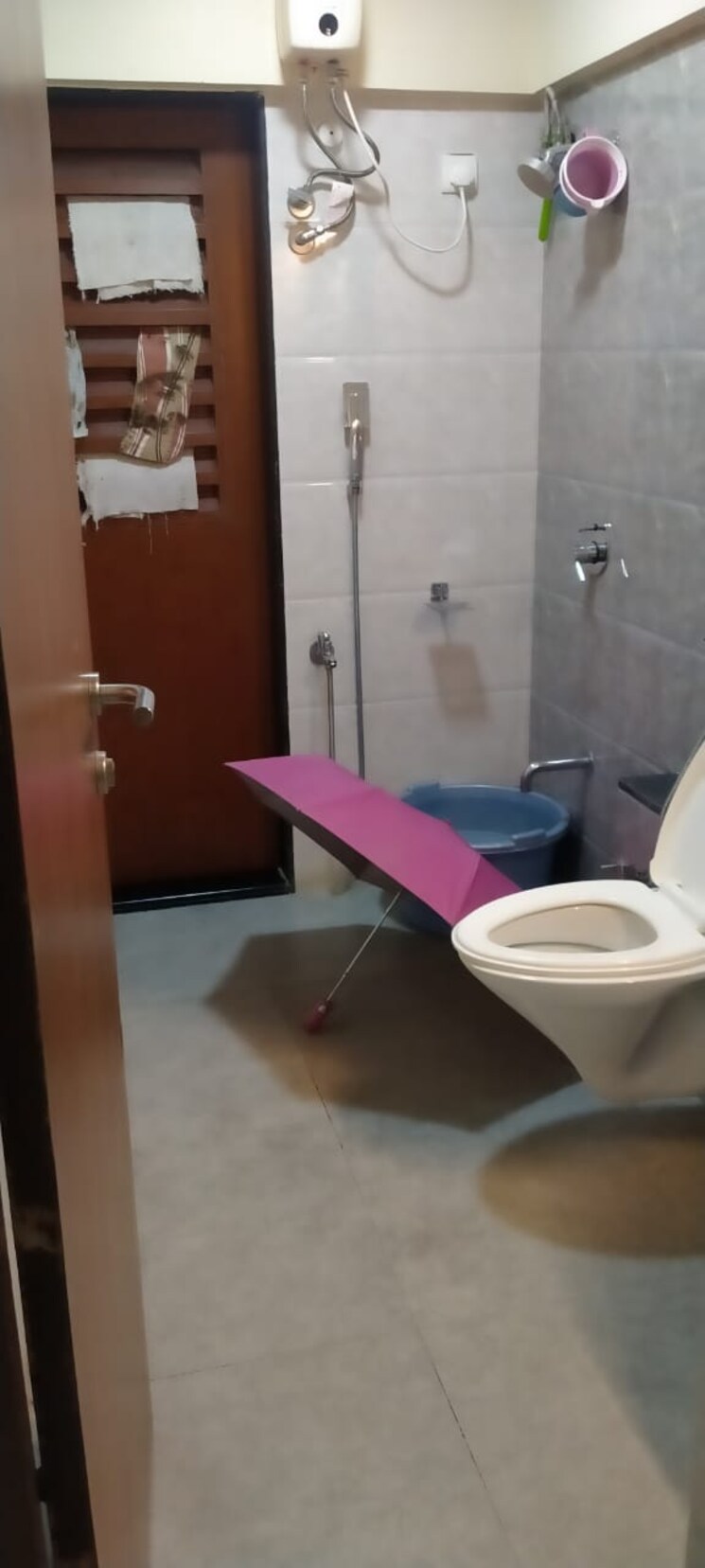 Bathroom, tropical-prima-chs 2 Bedroom 800 Sq.Ft. Apartment In Naupada Thane 7510403