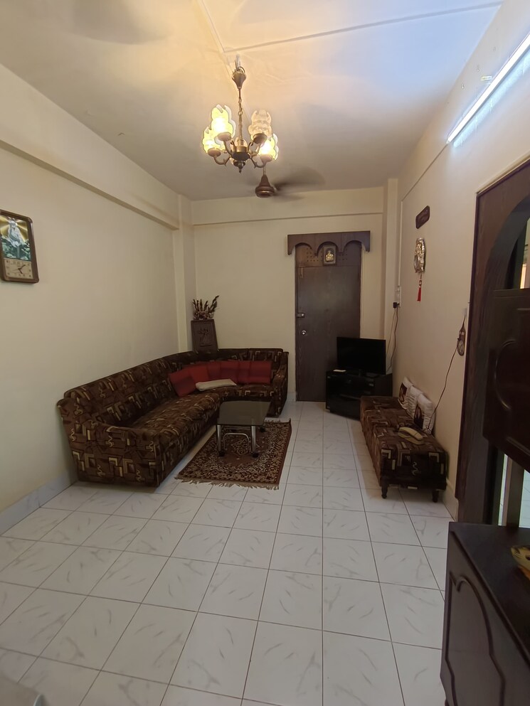 Living Room, surat-bahar-apartments 2 Bedroom 800 Sq.Ft. Apartment In Azad Nagar Colaba Mumbai 7510436