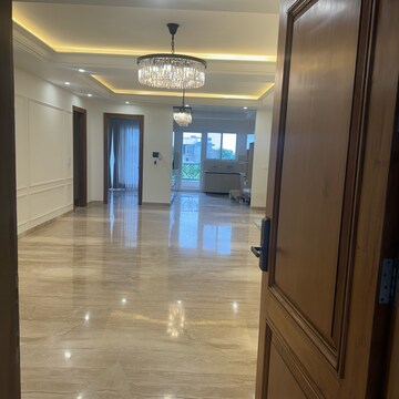 Building Lobby in 5 BHK Builder Floor at North Mullanpur – for Sale