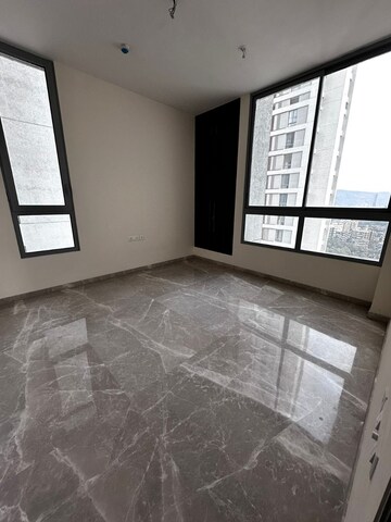 Room in 2 BHK Apartment at Piramal Vaikunth, Balkum Pada – for Sale