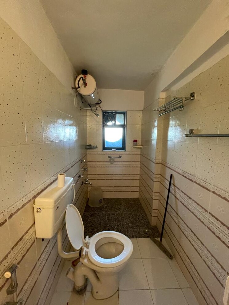 Bathroom, om-utopia 3 Bedroom 3200 Sq.Ft. Apartment In Wanowrie Pune 7510673