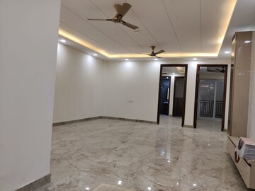 Room in 4 BHK Builder Floor at Saket – for Sale