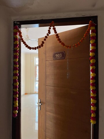 Furnished Amenities in 3 BHK Apartment at Rishita Manhattan, Gomti Nagar – for Sale