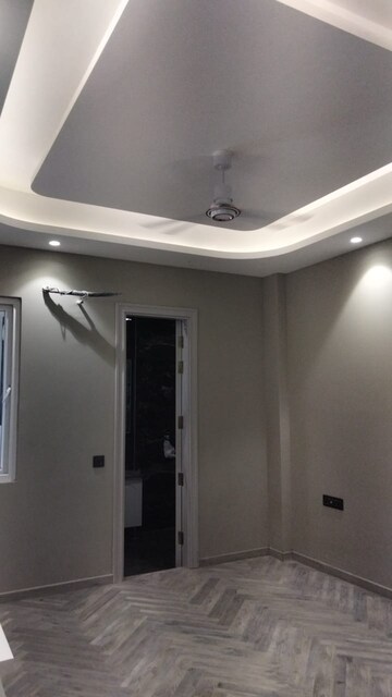 Building Lobby in 3 BHK Builder Floor at Anand Vihar – for Sale