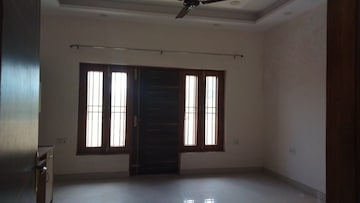 3 BHK Builder Floor For Rent in Vivek Vihar Phase 2 Delhi  7511360