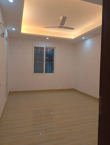 Room in 4 BHK Builder Floor at Saket – for Sale