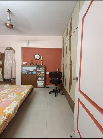 Room in 2 BHK Apartment at Mulund East – for Sale