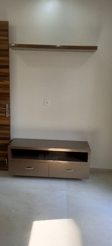 Furnished Amenities in 3 BHK Builder Floor at BP Homes, Sector 85 – for Sale