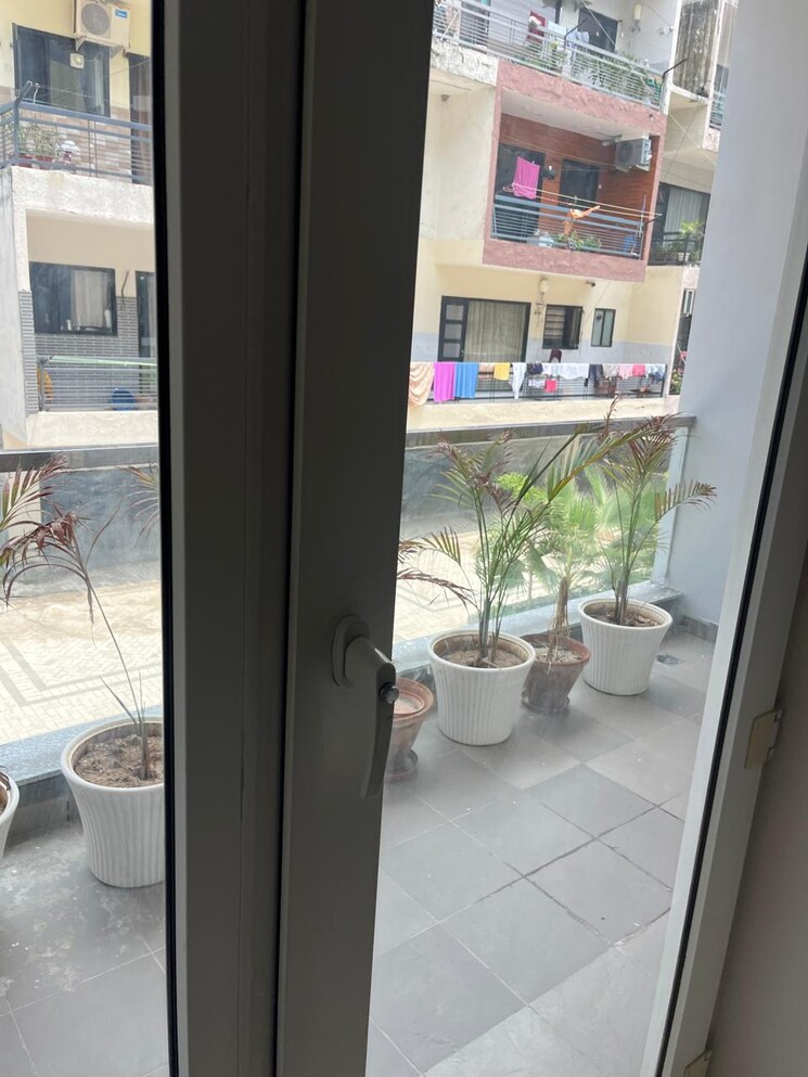 Balcony, prem-apartment 3 Bedroom 145 Sq.Ft. Builder Floor In Pir Machalla Zirakpur 7512542