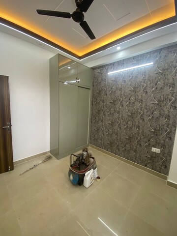 Furnished Amenities in 3 BHK Builder Floor at Vasundhara Sector 10 – for Sale