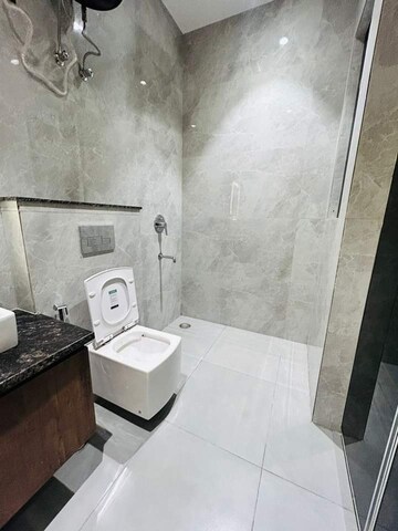Bathroom in 4 BHK Builder Floor at DLF Pink Town House, Dlf City Phase 3 – for Sale