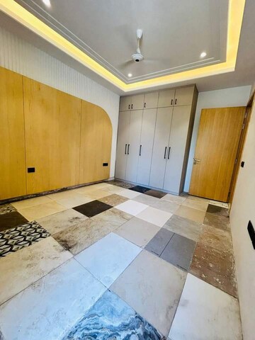 Kitchen in 4 BHK Builder Floor at DLF Pink Town House, Dlf City Phase 3 – for Sale