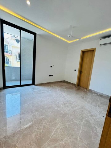Room in 4 BHK Builder Floor at DLF Pink Town House, Dlf City Phase 3 – for Sale