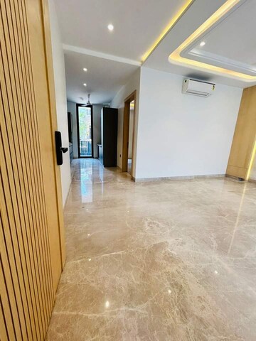 Room in 4 BHK Builder Floor at DLF Pink Town House, Dlf City Phase 3 – for Sale