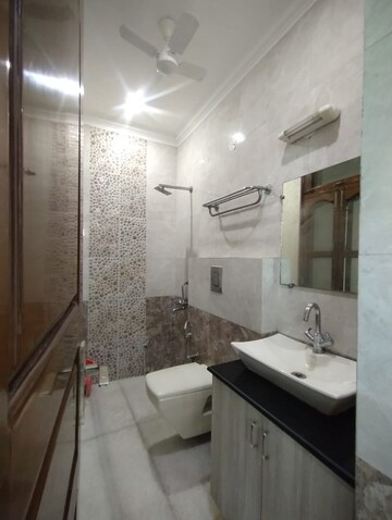 रेसिडेंशियल फ्लैट वर्ग फुट फॉर रेंट इन सेक्टर 11 द्वारका दिल्ली  2864326