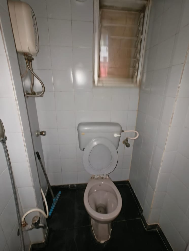 Bathroom, omkar-alta-monte 4 Bedroom 3311 Sq.Ft. Apartment In Malad East Mumbai 7513543