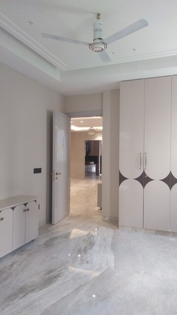 Room in 3 BHK Builder Floor at Anand Vihar – for Sale