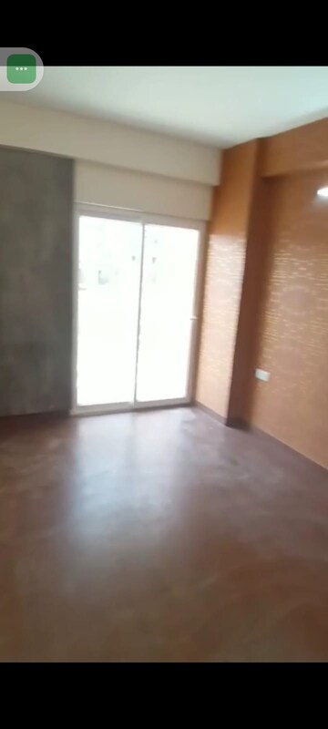 Room in 3 BHK Apartment at VIctoryone Amara, Sector 16 Greater Noida – for Sale