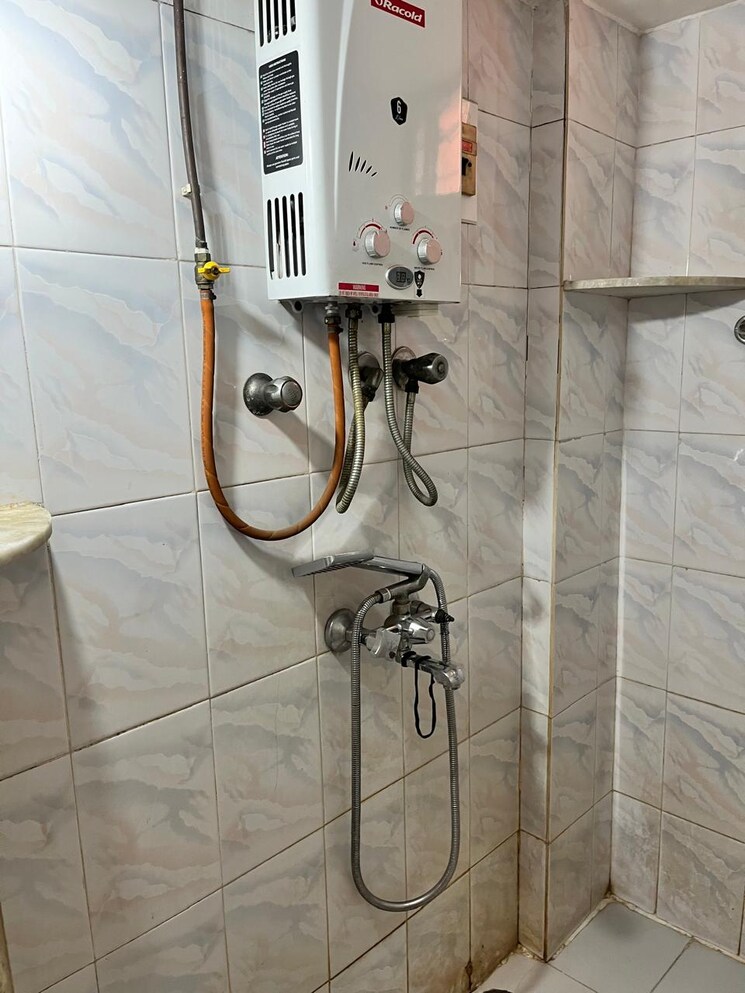 Bathroom, rutu-park-majiwada 1 Bedroom 700 Sq.Ft. Apartment In Majiwada Thane 7514136