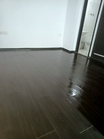 Room in 5 BHK Independent House at Sector 41 – for Sale