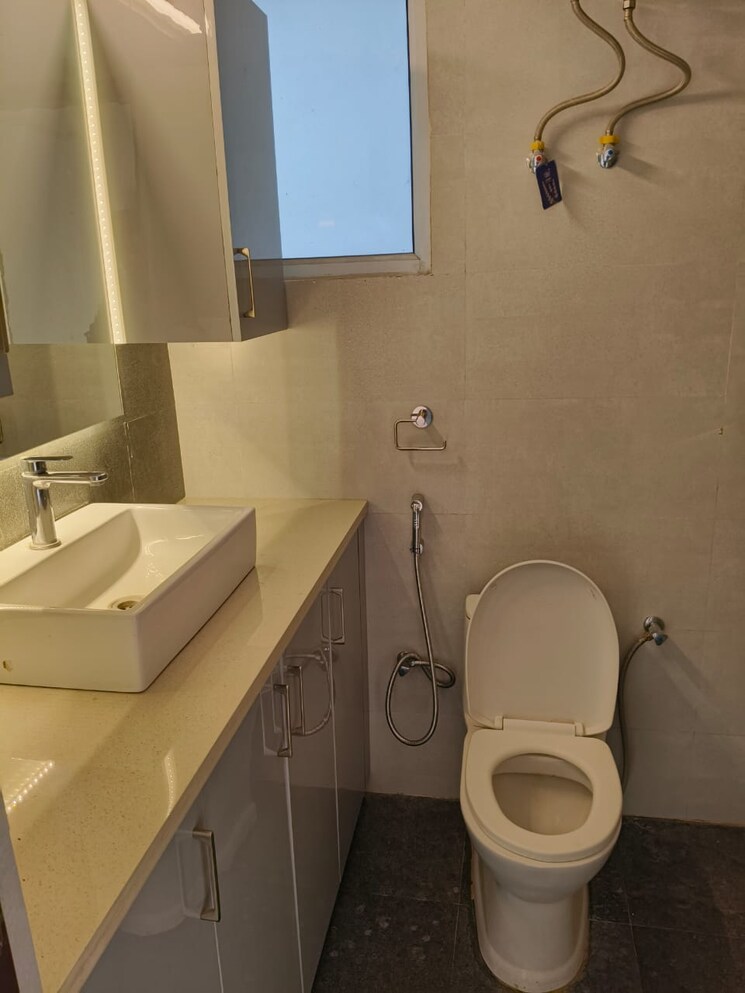 Bathroom, tata-raheja-raisina-residency 3 Bedroom 1705 Sq.Ft. Apartment In Sector 59 Gurgaon 7514433