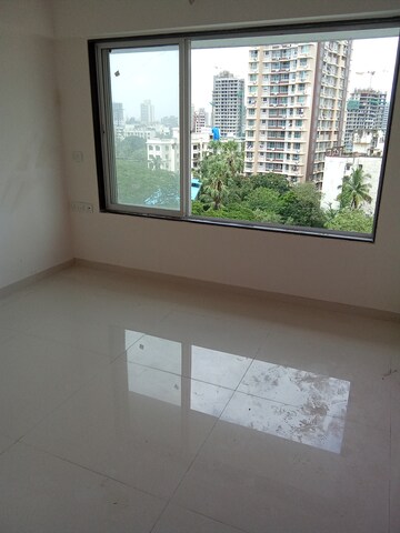 Room in 1 BHK Apartment at Mulund East – for Sale